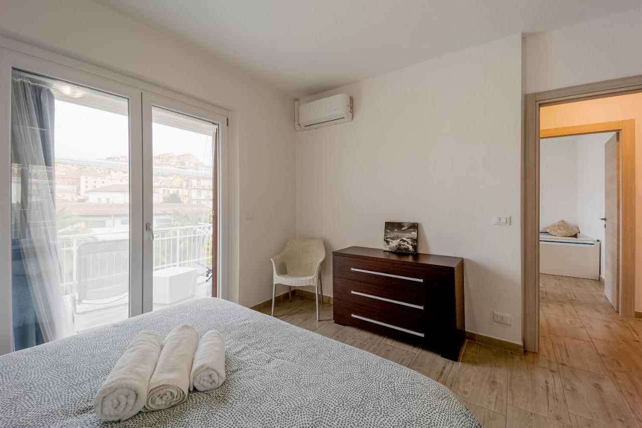 Il Gattino Di Porto - Apt 5 - Bilocale Terrazzo Piscina Империя Экстерьер фото