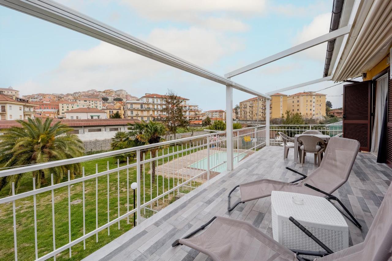 Il Gattino Di Porto - Apt 5 - Bilocale Terrazzo Piscina Империя Экстерьер фото
